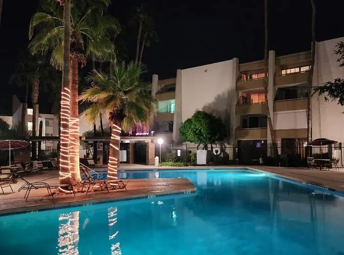 Lux * Scottsdale